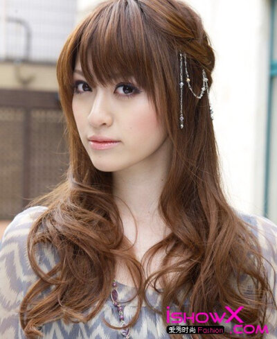 自己动手diy春季时尚编发发型