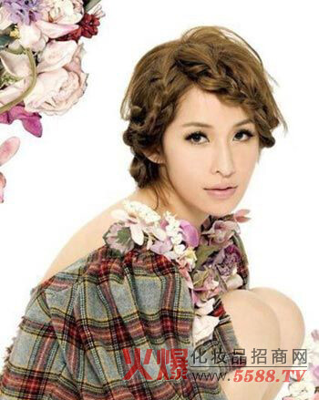 时尚盘发发型,萧亚轩