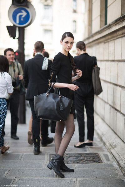 {07 14}【streetstyle，Isabella Melo，model off duty@PARIS】