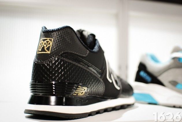 2013年紧接著为蛇年，抢先于各大品牌 New Balance 首先推出 ’2013 Year of the Snake’ 蛇年纪念鞋款，以蛇纹为主轴，并顺势搭上最为流行的动物柄设计，再加上不同配色组合。