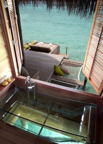 马尔代夫的酒店，打开窗就是让人心醉的海