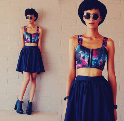 Vintage Black Hat, Space Print Cropped Top, High Waist Navy Skirt, Platform Lace Up Pumps, H&amp;M Round Sunnies