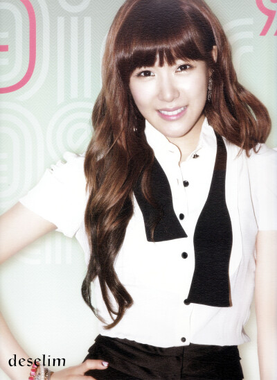 SMART EXHIBITION Tiffany海报