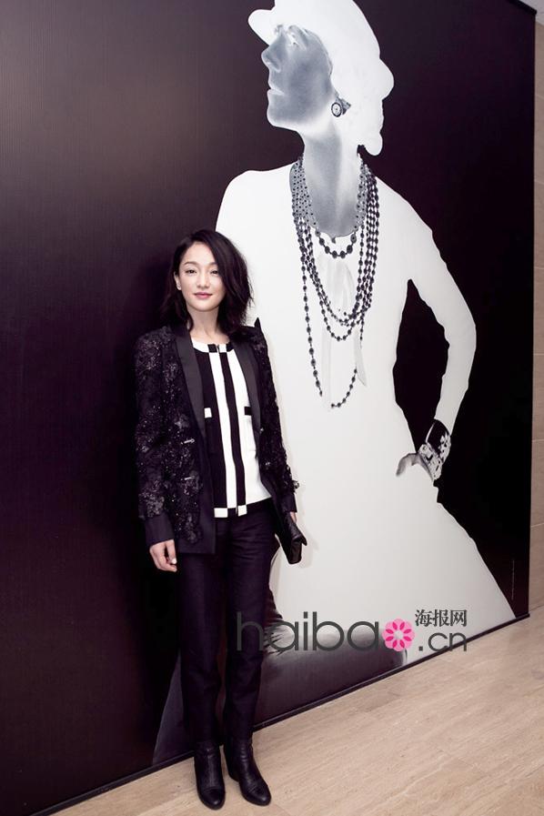 周迅身着香奈儿 (chanel) 2011秋冬黑色外套亮相"文化香奈儿(culture