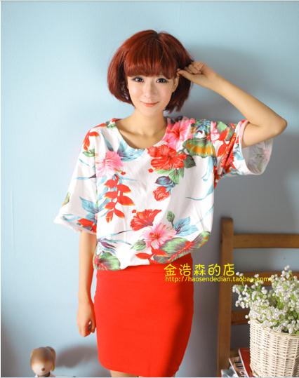 这一套我都买了，穿在身上瞬间变女人，回头率很高。 裙子：http://item.taobao.com/item.htm?spm=a1z09.5.0.39&id=15211121664 衣服：http://item.taobao.com/item.htm?spm=686.1000925.1000774.5&id=16543167400