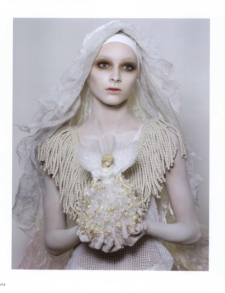 Noi.se Editorial Photographed by Lucia Giacani, Spring 2011 Shot #1