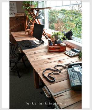 DIY wooden pallet desk from Funky Junk Interiors