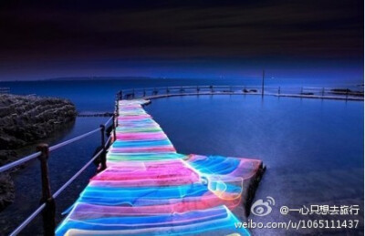 #斯图尔特岛#的彩虹桥光绘摄影，据说走过的人都能梦想成真。