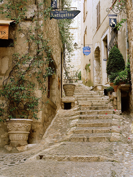 SAINT PAUL STAIRS步道，普羅旺斯（Provence）是古羅馬的一個行省，現為法國東南部的一個地區，毗鄰地中海，和義大利接壤，最接近天堂的地方...