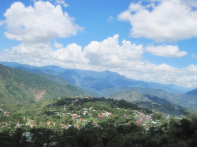 山中城，城中山，是房子覆盖了山？还是山托起了房子？——菲律宾碧瑶市著名的避暑胜地