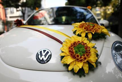 decorate wedding car