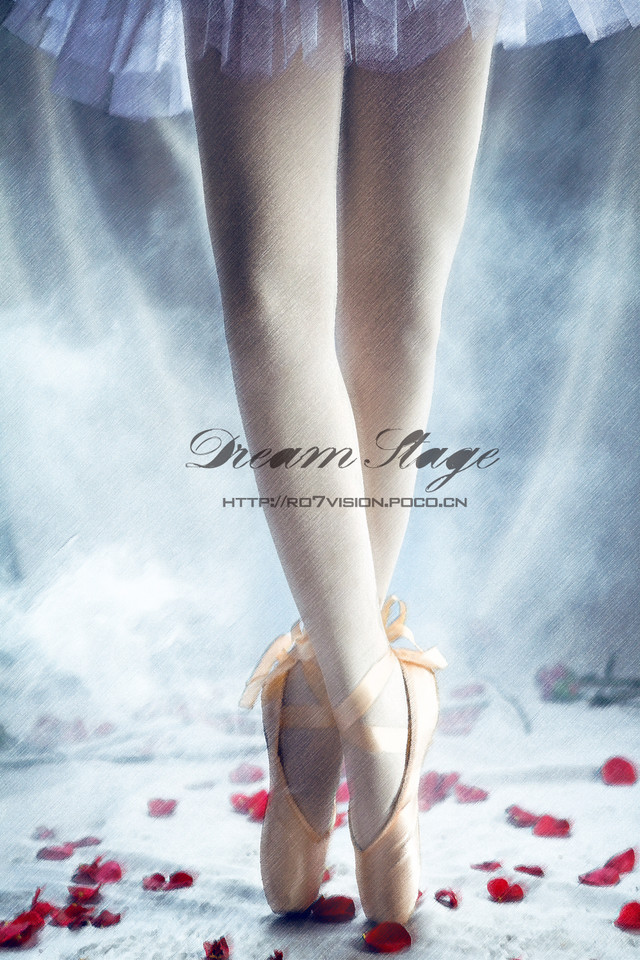 每个人心中都有自己舞台，拿起画笔尽情的泼洒五颜六色的颜料吧。我们都会很精彩的。