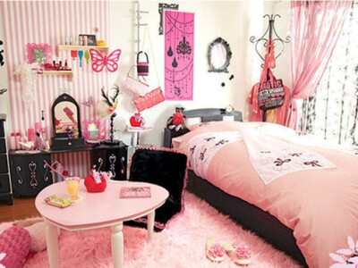 公主的粉色卧室空间。