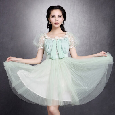 尤麦热销新款 绿色钉珠方领蕾丝泡泡袖百褶连衣裙-双子座Y3246