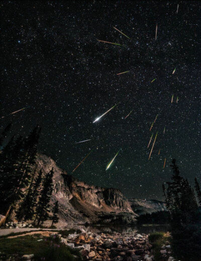 米国摄影师David Kingham镜头下的英仙座流星雨