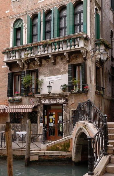威尼斯的水边咖啡馆!酷旅图 http://www.coollvtu.com