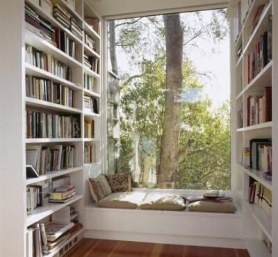 这样的飘窗 这样的书房，真是要了命了，我愿意为它当宅女！
