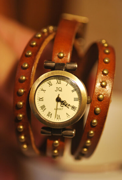 时尚复古缠绕式罗马字铆钉朋克圆钉朋克牛皮古铜休闲手表手链表
