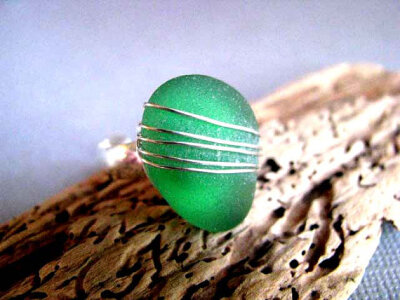 Emerald Green Ring - Sea Glass Ring - Beach Glass Ring