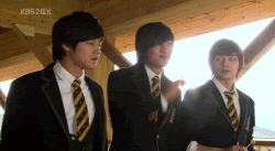 三只跩男 动图 #金汎##李敏镐##金俊#