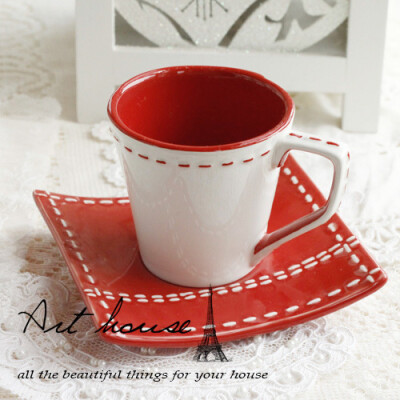 红白线条浮雕 时尚陶瓷马克杯（带杯碟 ~）