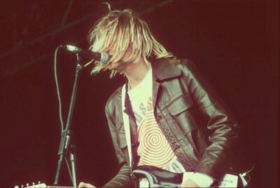 DO U LOVE Kurt Cobain ?