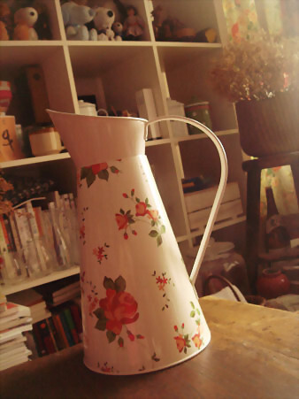英伦玫瑰大号花瓶，当作摆件或插上几支花，美到你了没？