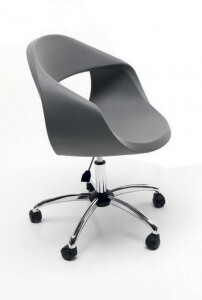 Elegant and beautiful Italian office chair design by sintesi