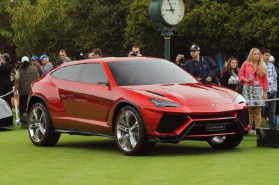 车蚂蚁推荐------美国圆石滩车展的英文全称为Pebble Beach Concours d'Elegance，于1950年11月5日首次举办，圆石滩车展被认为是全球最豪华的车展。