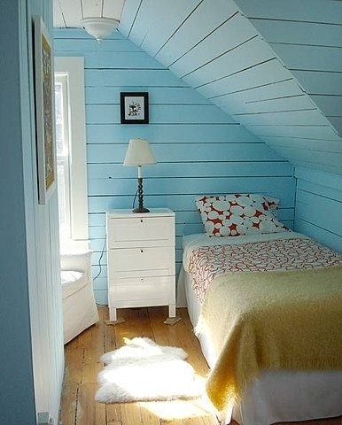 阁楼 蓝色 床 蓝白 卧室