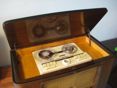 根德 4009 德国产电子管收音机 + 唱机