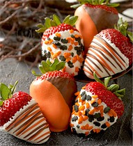 Halloween chocolate covered Strawberries. Everything is better in chocolate!