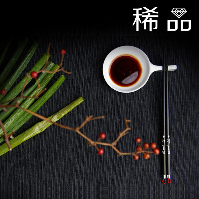 好運是可以被蔓延與分享的！「沾囍」意指從洋溢幸福之人身上沾來好運、共享喜氣。