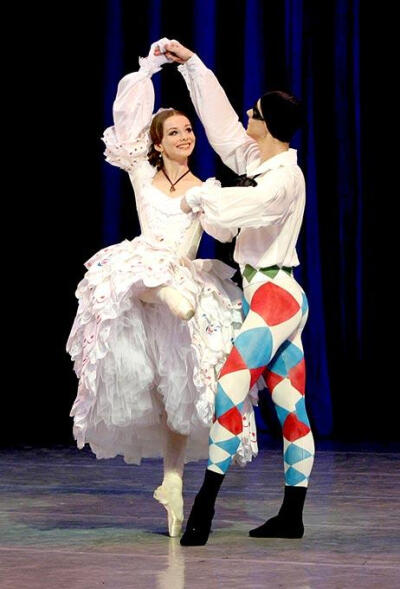 Evgenia Obraztsova and Vladimir Shklyarov in Le Carnaval. Photo Natasha Razina.