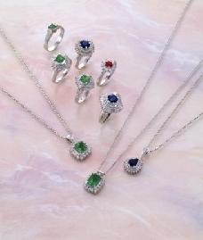 Need not be anyone understood， more don’t like anyone to explain themselves. 不需要被任何人理解，更不想跟任何人解释自己。