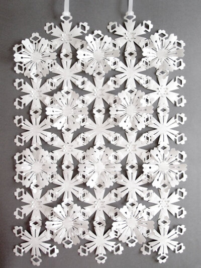 White Tyvek Interlinking Flowers - Garland or Sheet - Pack of 12
