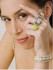 有些人注定是等待别人的，有些人是注定被人等的。