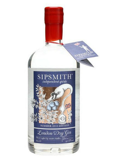 Sipsmith史密斯50年纪念金酒700ml 。经典的干式杜松子酒，英伦国饮。扑鼻的植物清香，抿一小口入喉，冰凉，却意外地毫不烧喉。冰镇纯饮或是作为基酒调制马天尼均可，个中好处开瓶才能意会。