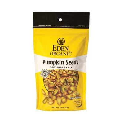 Eden Foods有机南瓜籽。双认证的有机种植品牌，干烤后轻涂大西洋海盐制成。富含维E。一款可随时随地食用的低钠零食。