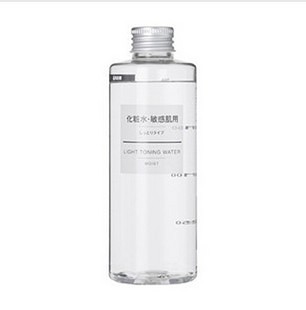 MUJI无印良品敏感肌化妝水(清爽型) 200ml 。真正的清爽无刺激体验，毫无无味道。四季都可用的男士护理良品。对熬夜造成的油脂分泌有明显舒缓效果。