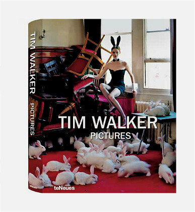 Pictures(Vogue御用时尚摄影大师Tim Walker)。VOGUE（中国以外版本）御用摄影师Tim Walker的摄影集。听说售价与美国大学里统计学课本相当。贵还是贱，取决于你看世界的方式。