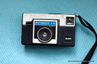 柯达Kodak Instamatic X-15。古董胶片相机 旁轴相机怀旧收藏品。比较脏，需清理。宜做书架装饰，装腔利器。