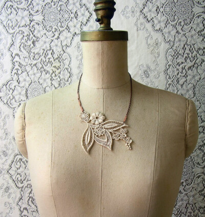 mina lace necklace