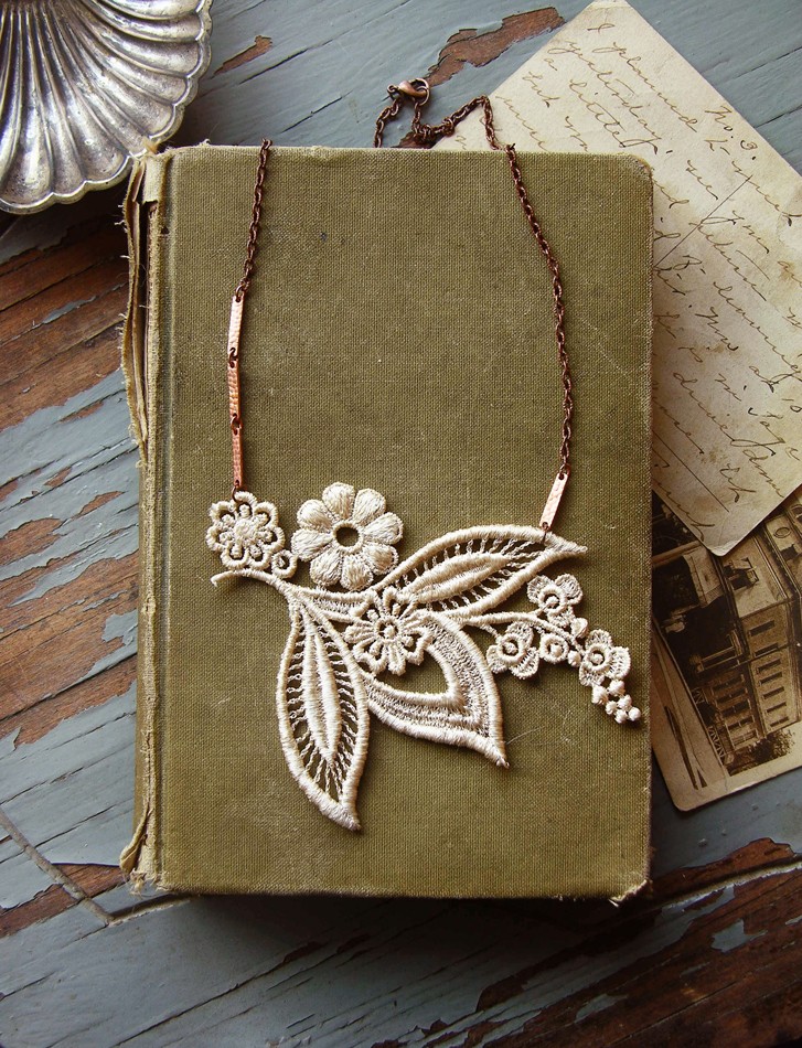 mina lace necklace