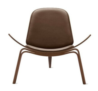 仿版Shell Chair。原作出自Hans Wegner (1914-- 2007），出生于丹麦，毕业于哥本哈根工艺美术学校，20世纪最著名的家具设计师。