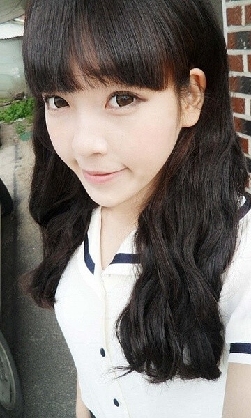 同伴，不一定非要走到最后，某一段路上，对方给自己带来的朗朗笑声，那就已经足够 。——《你好，旧时光》