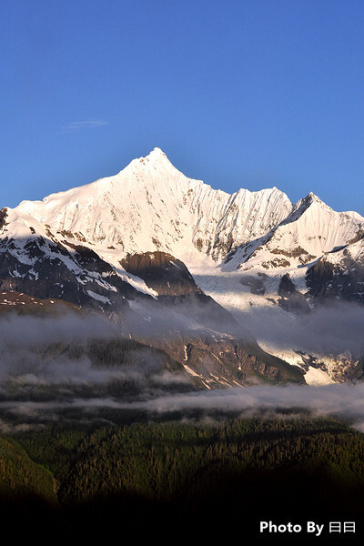 梅里雪山景点图片