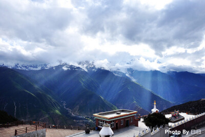 梅里雪山图片