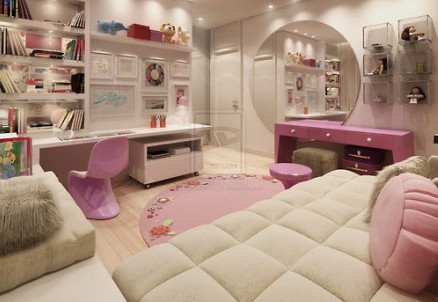 甜美小公主，就是要从这个房间走出去哦。