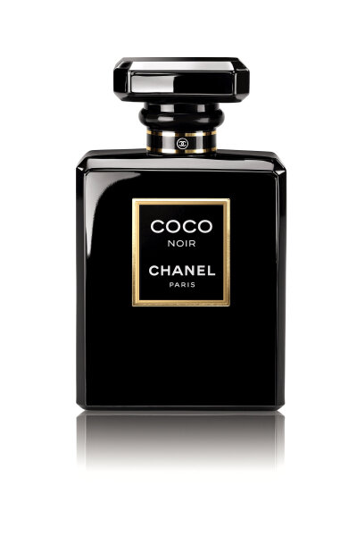 香奈儿 (Chanel) 于2012年9月推出新香水CoCo Noir，全黑的瓶身仅以简单的金边框出名称，非常简约却有不容忽视的气势。香奈儿CoCo Noir香水的灵感来自香奈儿Coco (1984) 和Coco Mademoiselle (2001) 两款经典香水。